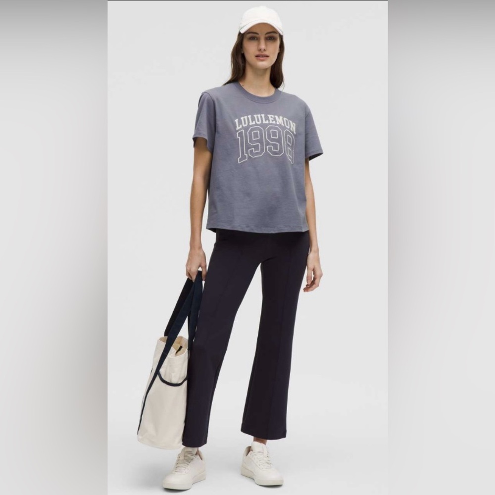 lululemon athletica Women's Gray Graphic Short Sleeve Tee